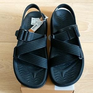 Native Sandals BNIB (Size W6, M4)